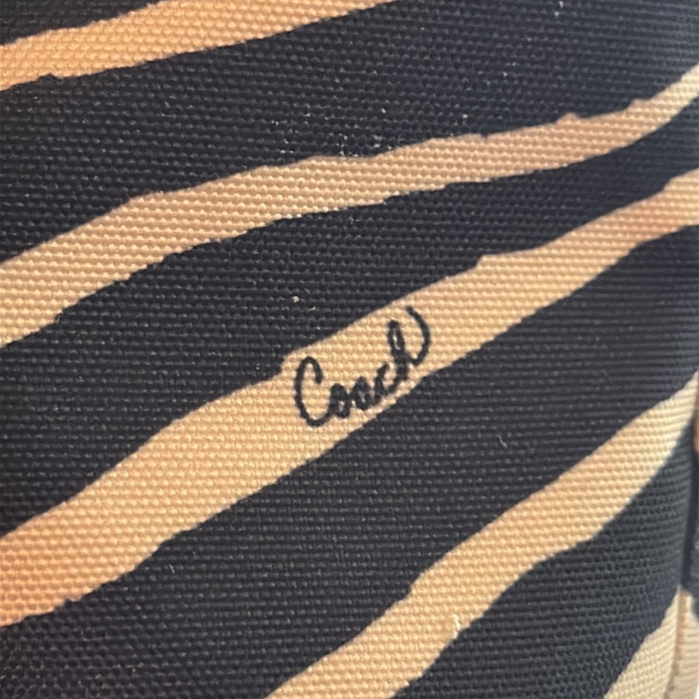Coach Zebra Bag - Picture 4 of 16